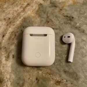 Apple Air Pod - Right only With Charging Case